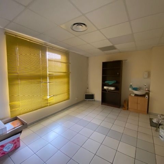  IMMOBILIERE ARTHUR - Plan de Cuques : Local / Bureau | PLAN-DE-CUQUES (13380) | 20 m2 | 650 € 