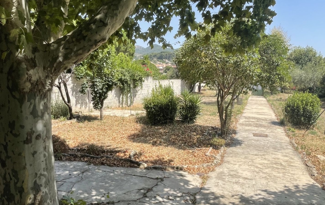 IMMOBILIERE ARTHUR - Plan de Cuques : Autres | PLAN-DE-CUQUES (13380) | 94 m2 | 1 350 € 