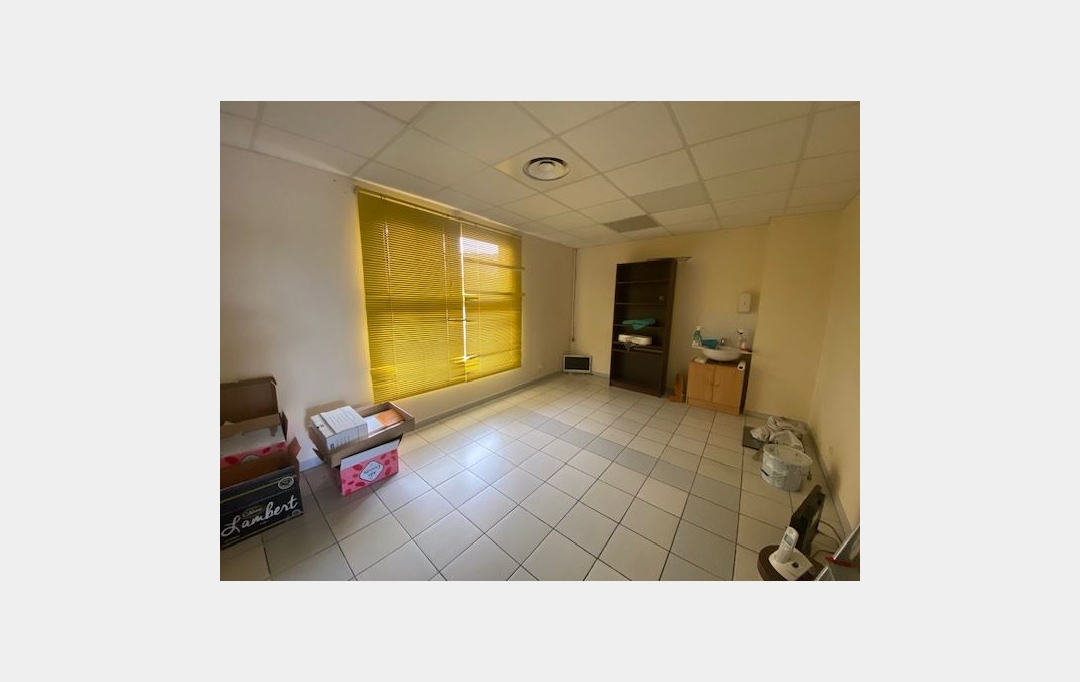 IMMOBILIERE ARTHUR - Plan de Cuques : Local / Bureau | PLAN-DE-CUQUES (13380) | 20 m2 | 650 € 
