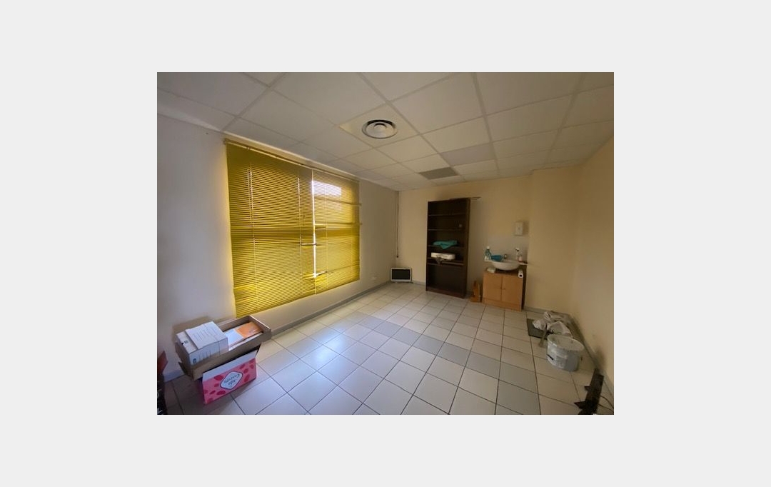 IMMOBILIERE ARTHUR - Plan de Cuques : Local / Bureau | PLAN-DE-CUQUES (13380) | 20 m2 | 650 € 