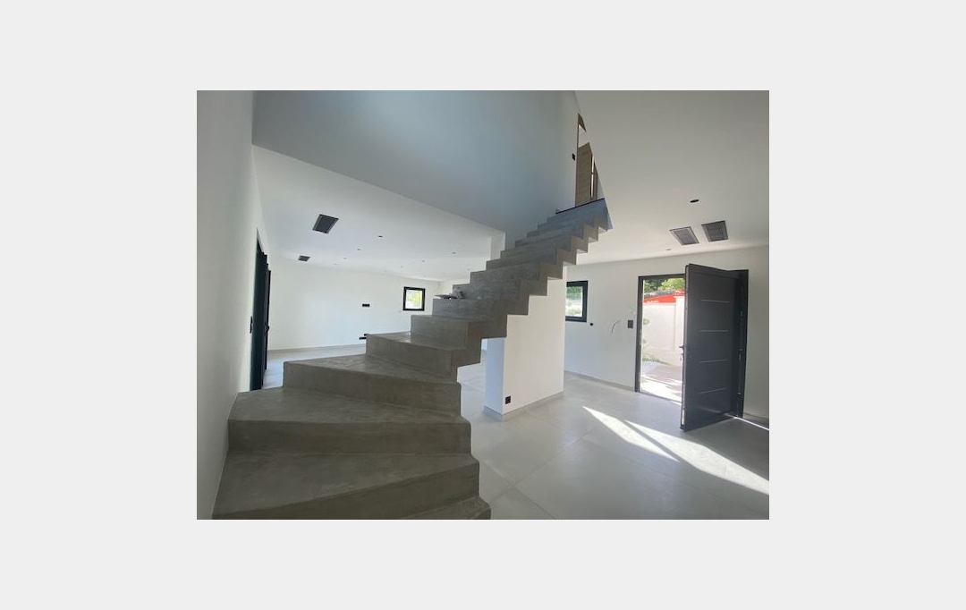 IMMOBILIERE ARTHUR - Plan de Cuques : Maison / Villa | ALLAUCH (13190) | 170 m2 | 3 800 € 