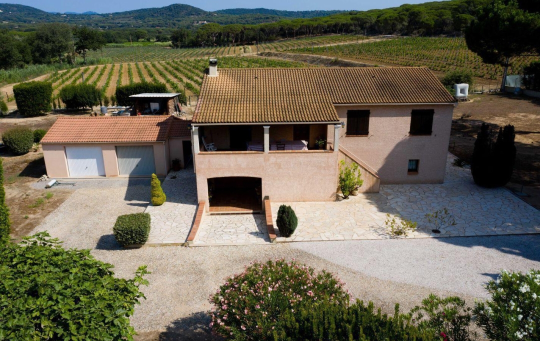 IMMOBILIERE ARTHUR - Plan de Cuques : Domaines / Propriétés | RAMATUELLE (83350) | 130 m2 | 2 700 000 € 