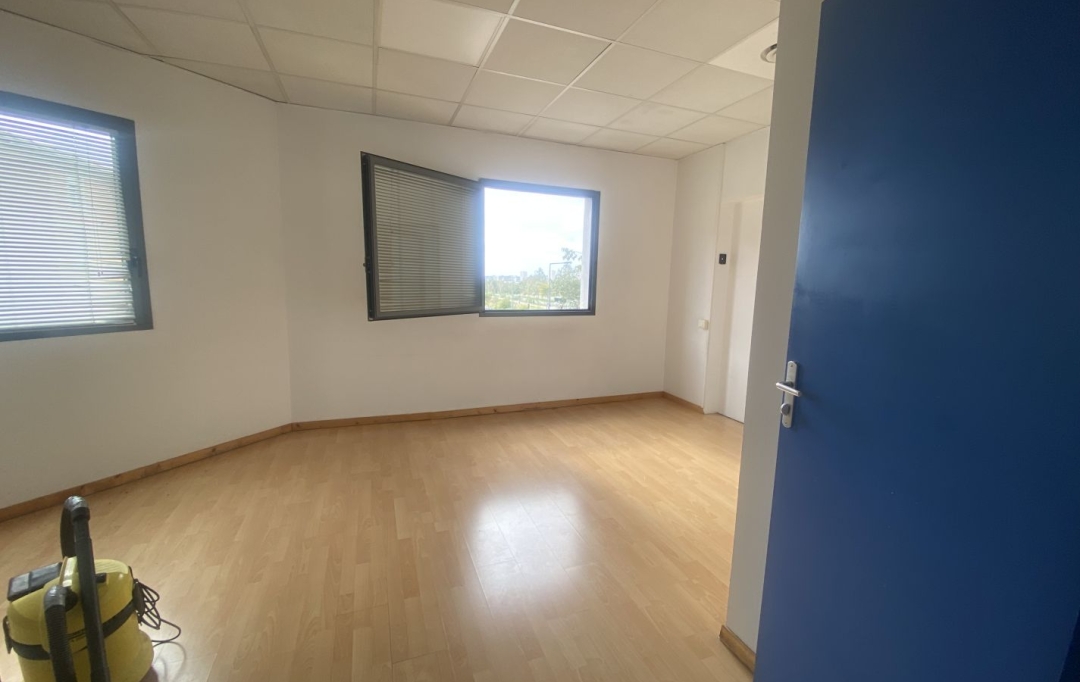 IMMOBILIERE ARTHUR - Plan de Cuques : Local / Bureau | MARSEILLE (13013) | 68 m2 | 175 000 € 