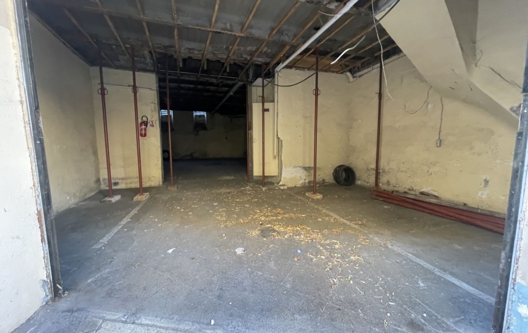IMMOBILIERE ARTHUR - Plan de Cuques : Garage / Parking | MARSEILLE (13004) | 100 m2 | 110 000 € 