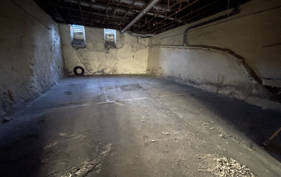 IMMOBILIERE ARTHUR - Plan de Cuques : Garage / Parking | MARSEILLE (13004) | 100 m2 | 110 000 € 