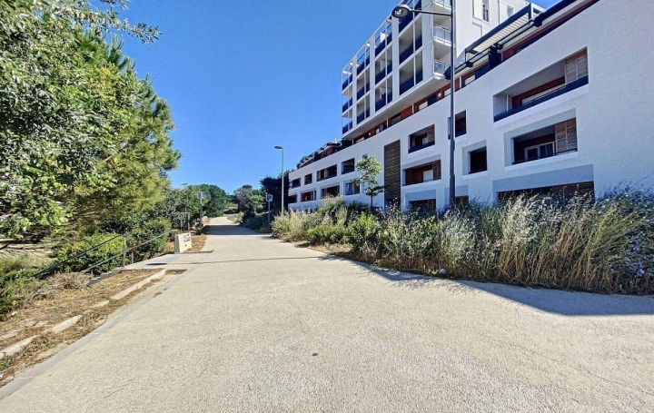 Appartement P3 MARSEILLE 58 m2 900 € Appartement P3 MARSEILLE 58 m2 900 €
