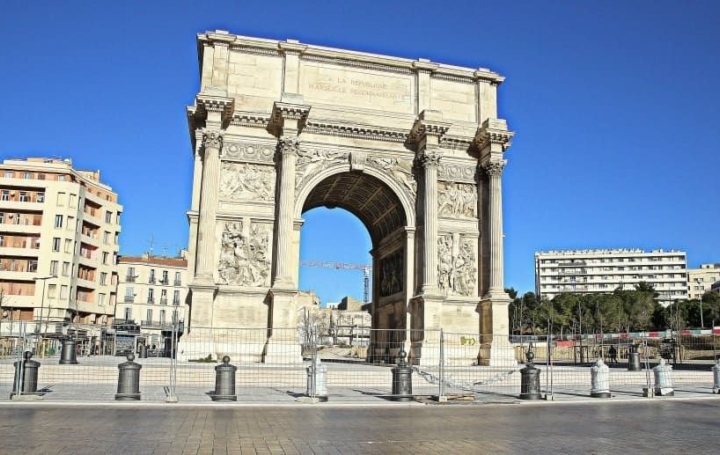  IMMOBILIERE ARTHUR - Plan de Cuques Appartement | MARSEILLE (13002) | 59 m2 | 90 000 € 